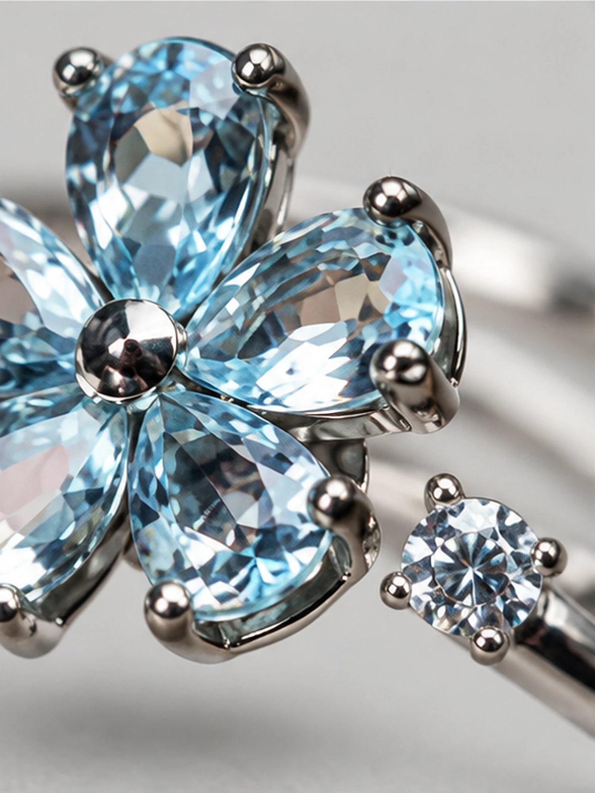 Blue Blossom Zirconia Spinner Ring