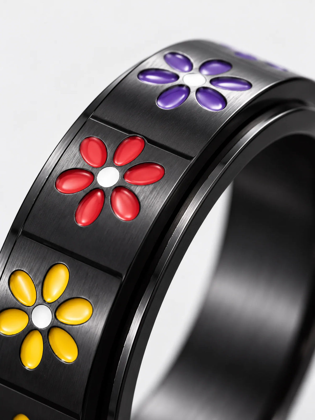 Black Daisy Bloom Spinner Ring