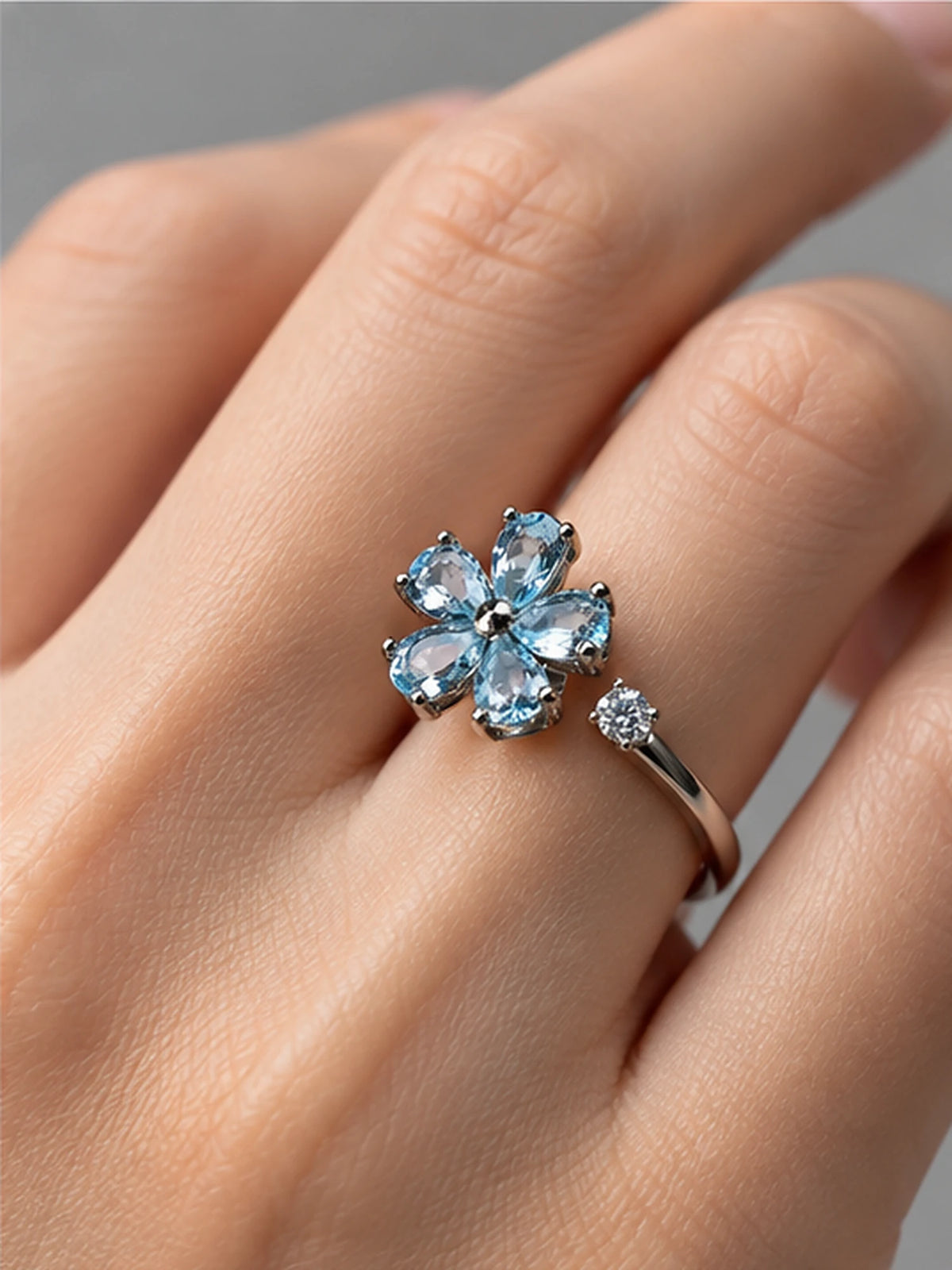 Blue Blossom Zirconia Spinner Ring